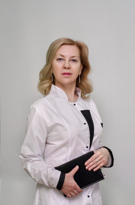 Заведующий дневным стационаром - врач-психиатр Логинова Елена Анатольевна